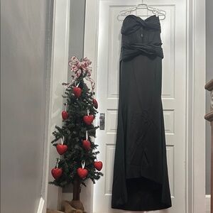 Chic Black Strapless Gown